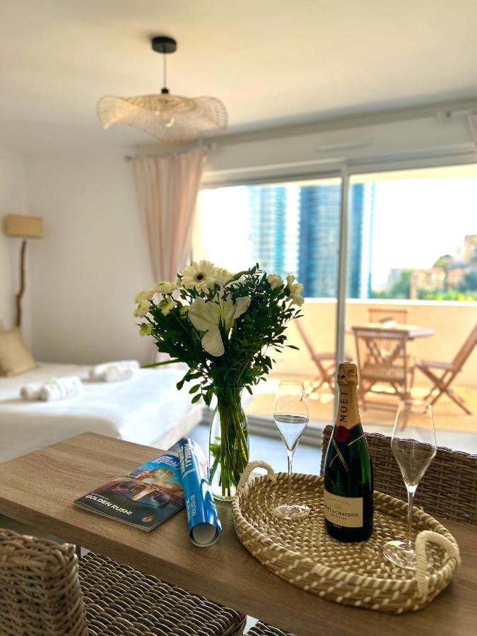 Luxueux Studio Neuf - Frontiere Monaco - Piscine - Parking Prive Екстер'єр фото